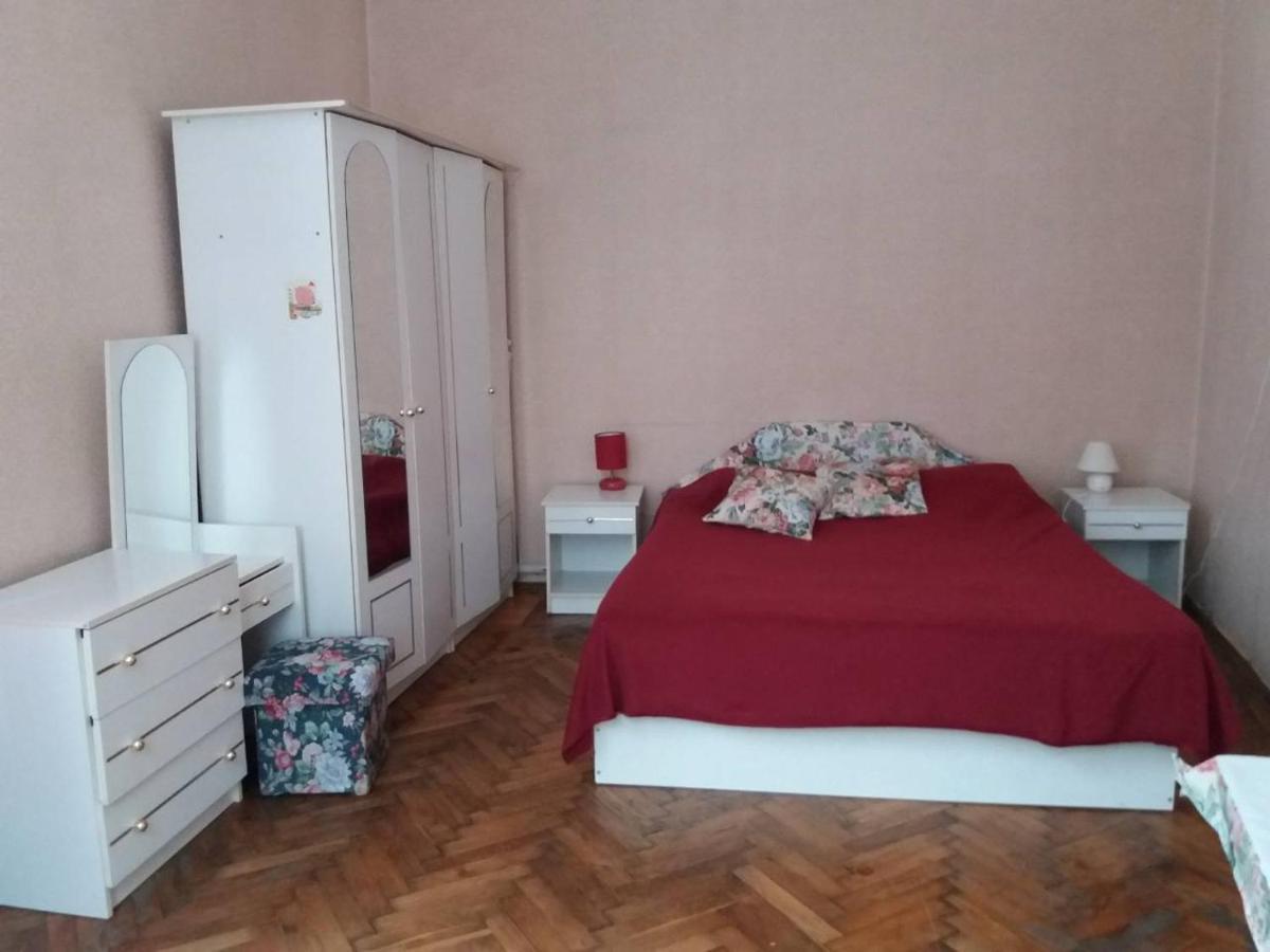 Kvartira Na B Khmelnytskoho Lviv Exterior photo